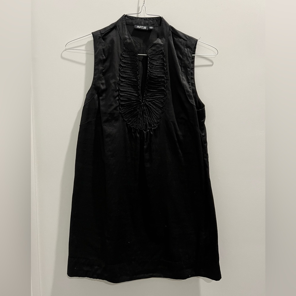 Black sleeveless long tank top